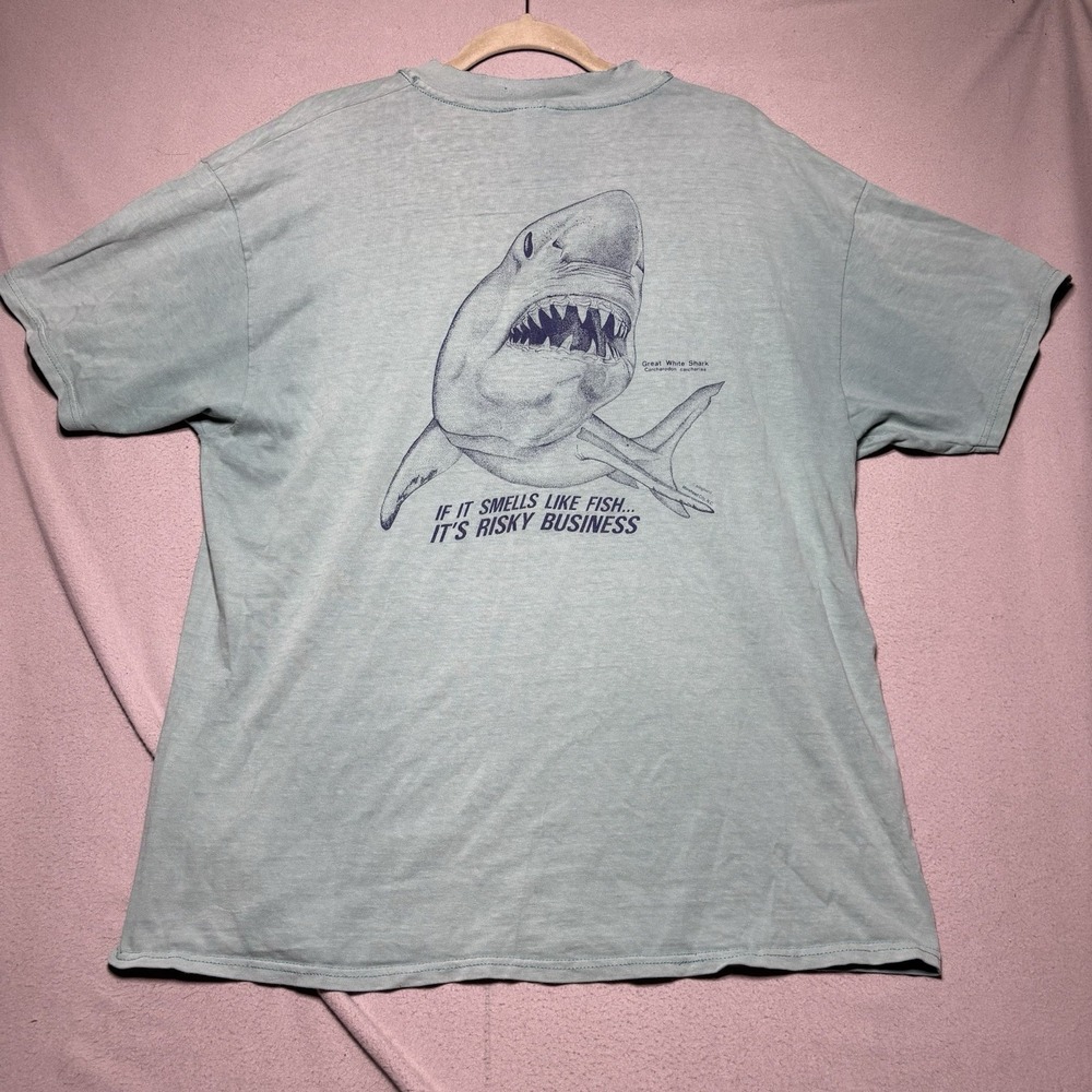 Vintage Risky Business Seafood Co  Great White t shirt XL If It Smells Like Fish